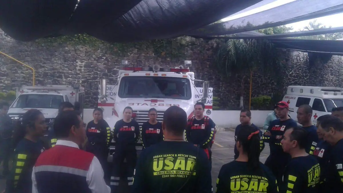 Equipo de rescate en la Cruz Roja (1)